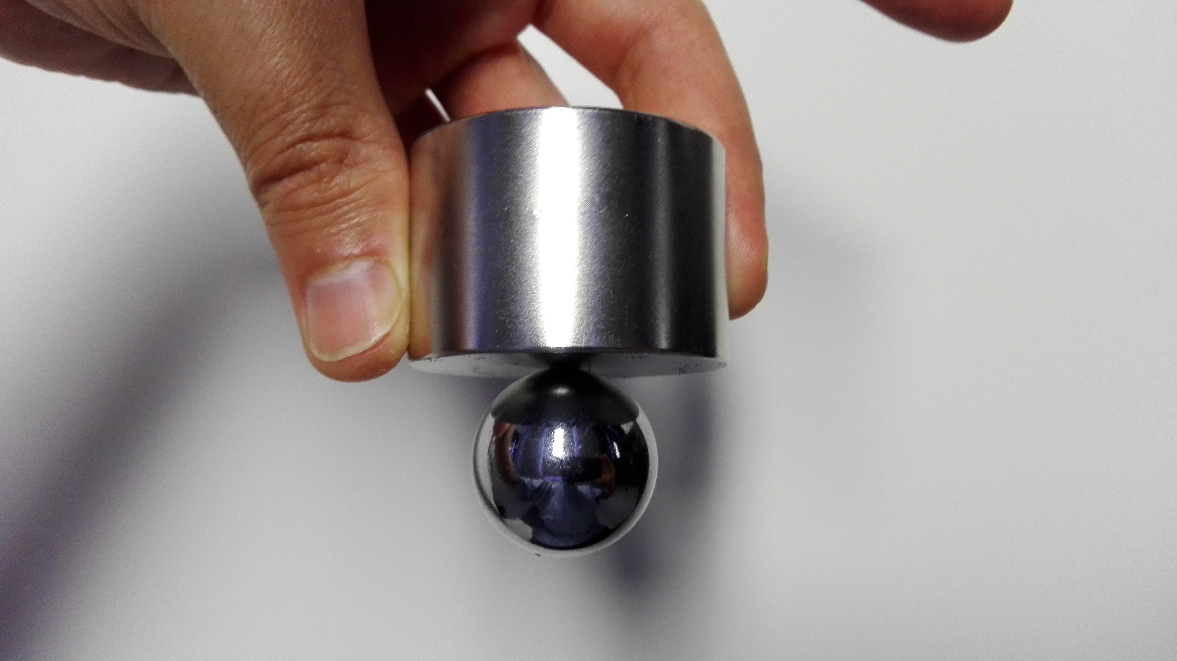 This Magnet Trick With A Mirror Will Blow Your Mind! - jenm6sr