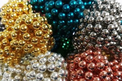 4800 Magnetic Balls Sculpture