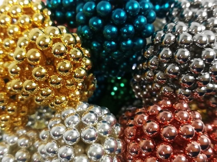 4800 Balls Sculpture, a Ball of Balls of Neoballs Games