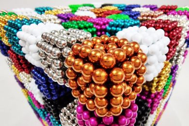 Playing-with-Colorful-Magnet-Cubes