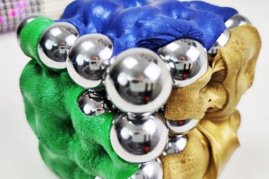 Magnet_Satisfaction_Extreme_Lights_and_Putty