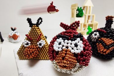 Angry_Birds_made_of_Magnetic_Balls_in_Stop_Motion