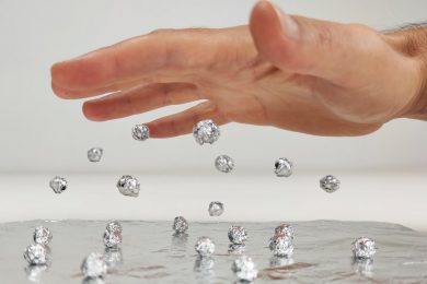 8_Amazing_electrostatic_tricks