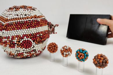 Jupiter_and_its_moons_fall_into_a_black_hole