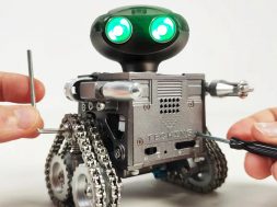 Robot_Kit_DIY,_Teching_Robot_be_your_friend