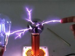 3_Powerful_Tesla_Coils