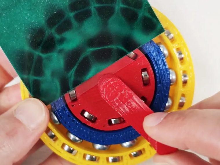 Magnetic Fields with Magnetite taken from sand | Magnetic Games ...