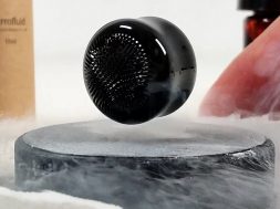 Experiment_at-196_C_Ferrofluid_in_Quantum_Levitation