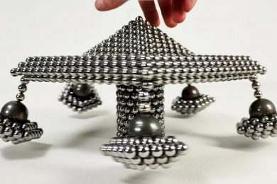Dynamic_Sculpture_out_of_Magnets