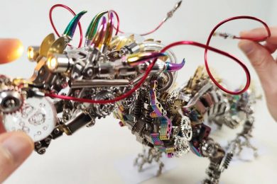 Mechanical_Dragon_made_of_2030_metal_parts