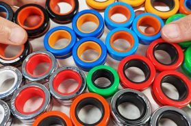 Fingears_the_Coolest_Magnetic_Fidget_Toy