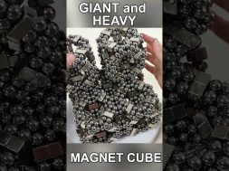 Giant Magnet CUBE
