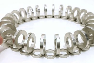 Waves and Vibrations with Magnets | Magnet Tricks & Magnetic Games