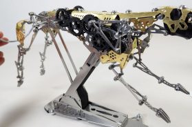 Dynamic Leopard Metal Model Kit | Magnetic Games