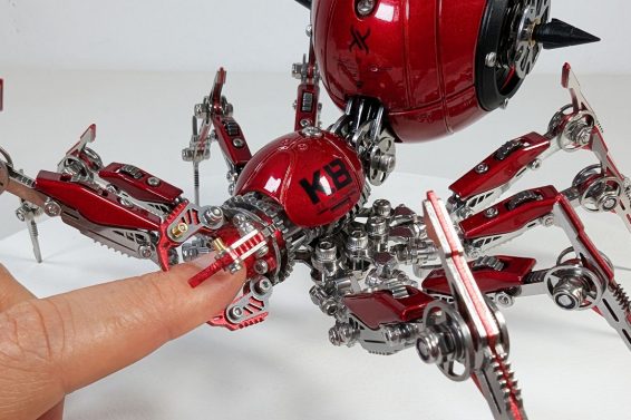 War Spider with Magnetic Lights | Magnetic Games