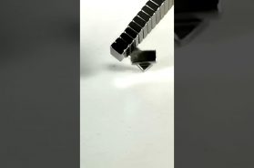 Magnetic Blocks Chain Reaction