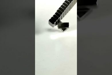 Magnetic Blocks Chain Reaction